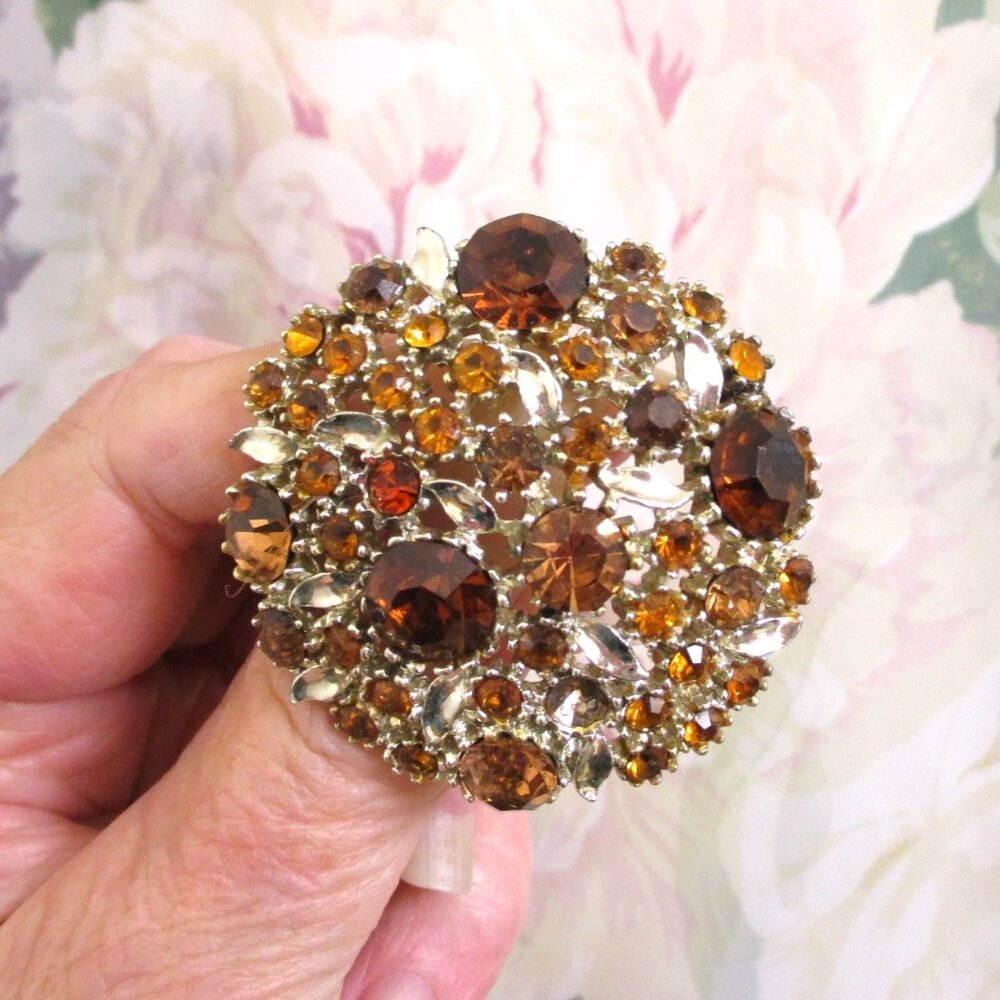 ART Domed Rhinestone Floral Brooch~ARTHUR PEPPER Designer Rhinestone Brooch